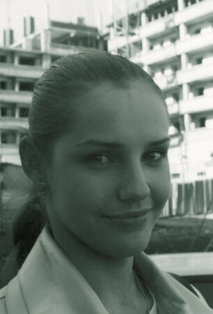 Хитрая улыбка &amp; Жестокий фон