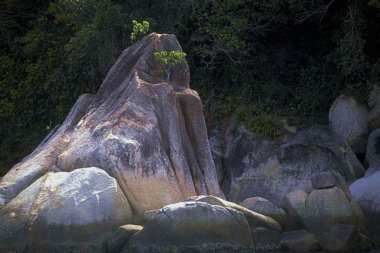Камень