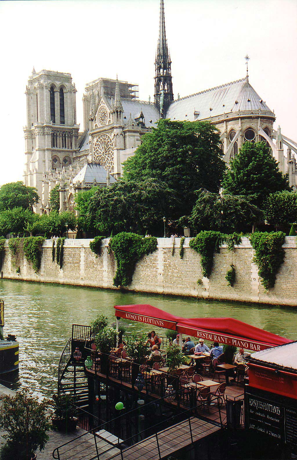 Ужин у Notre Dame