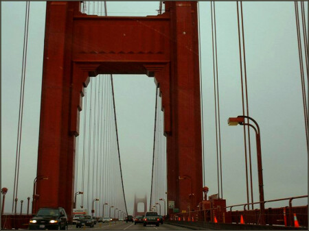 Через Golden Gate Bridge в город,где живут туманы...