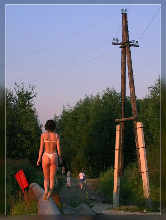 Солнце село - все уходят.
