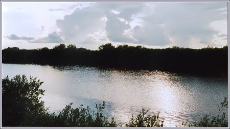 Река на закате