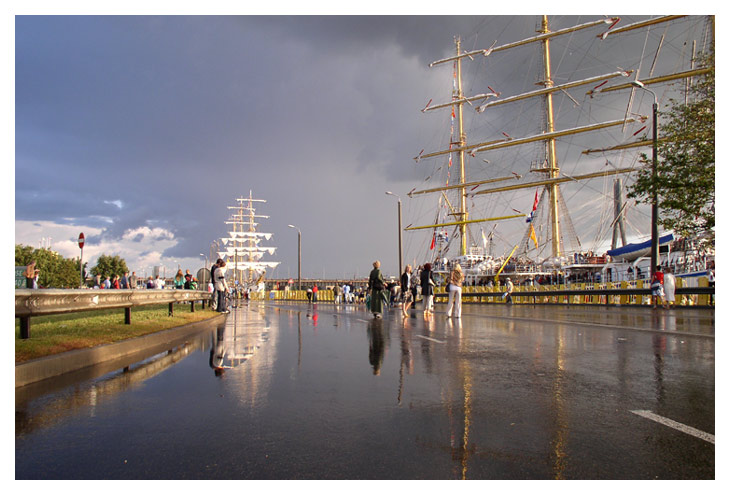 регата Cutty Sark 2003 в Риге. В плавание по набережной