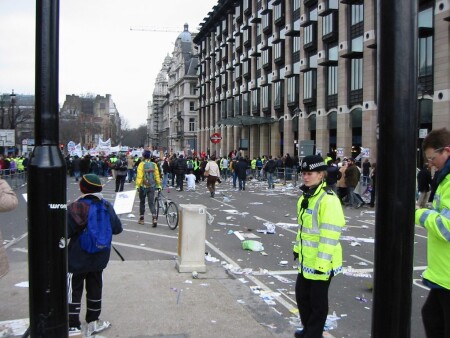 Побочные эффекты борьбы за мир.