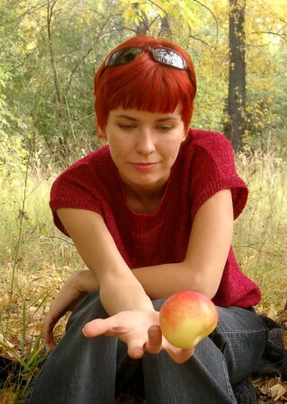 Девушка с Яблоком (по замечанию ЛОЯ)