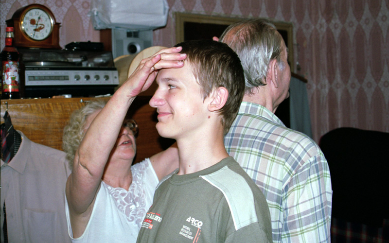 деда почти перерос
