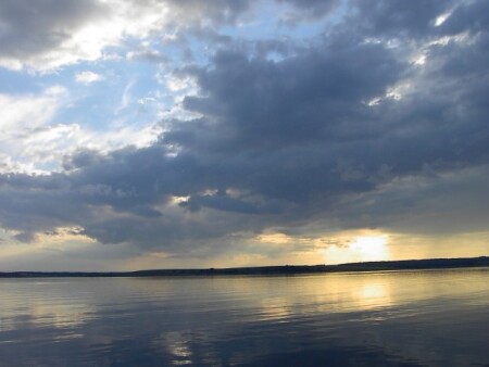 Опять тучи...