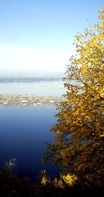 Глубокое синее небо
