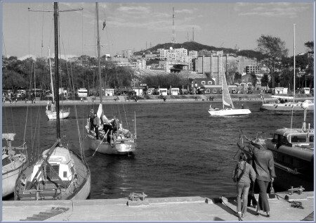 Владивосток - ничего не меняется.