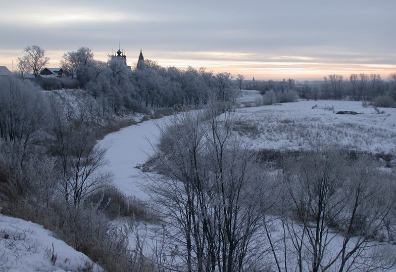 Река и монастырь