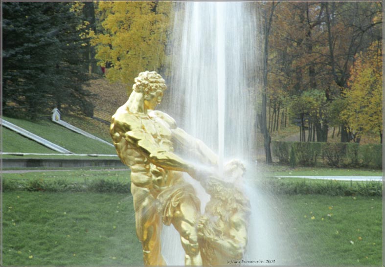 Самсон , главный каскад фонтанов Петродворца (серия отдых в Питере)