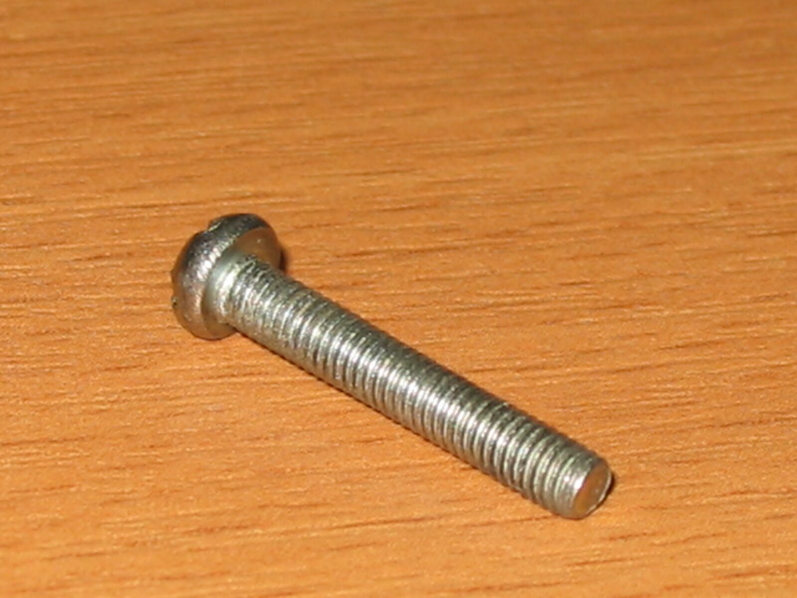 Винт М4Х10