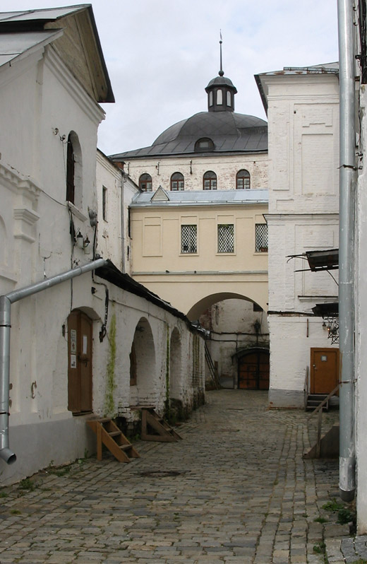 Монастырская улочка