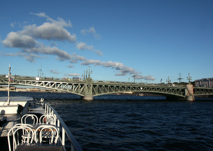 Речная прогулка