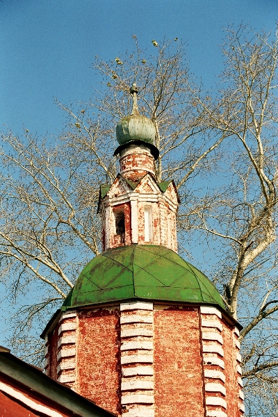 Маленькая угловая башенка...