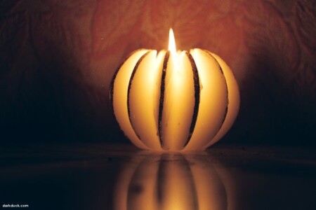 Свеча горела на столе...