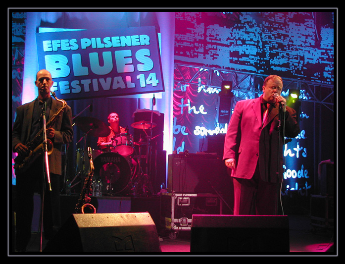 Roomful of blues2