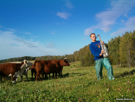 Саксофонист и его фанаты