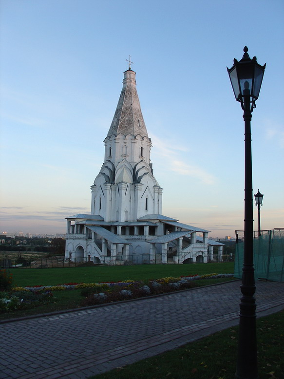 Фонарь в сумерках