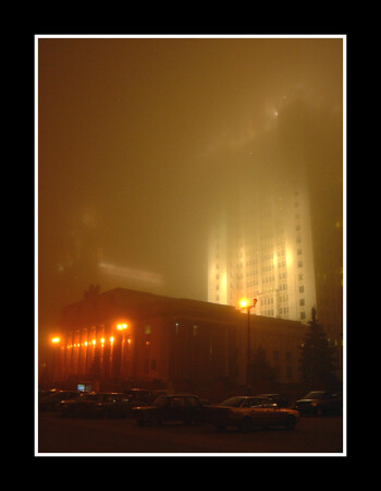 Ночь. Улица. Фонарь. ГЗ МГУ.