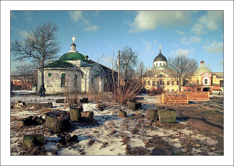 Весна в монастыре