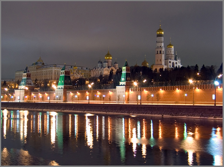 Москва. Кремлевская набережная.