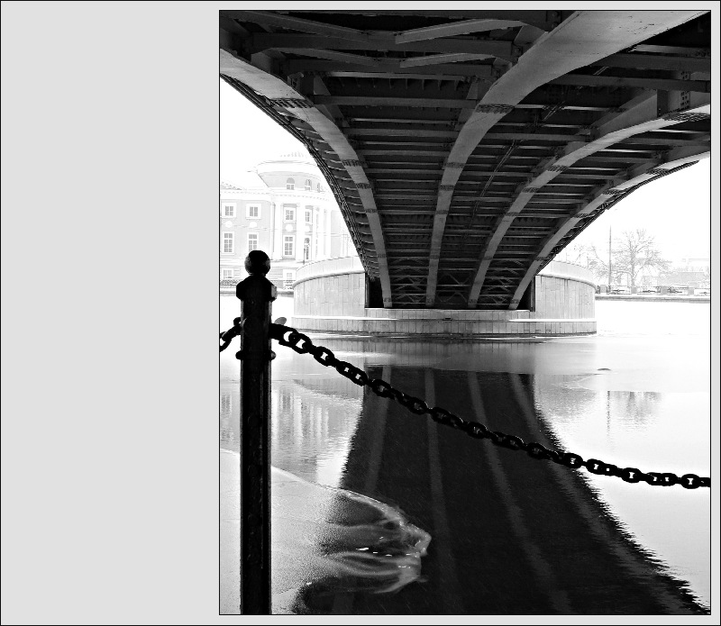А под мостами водятся химеры...