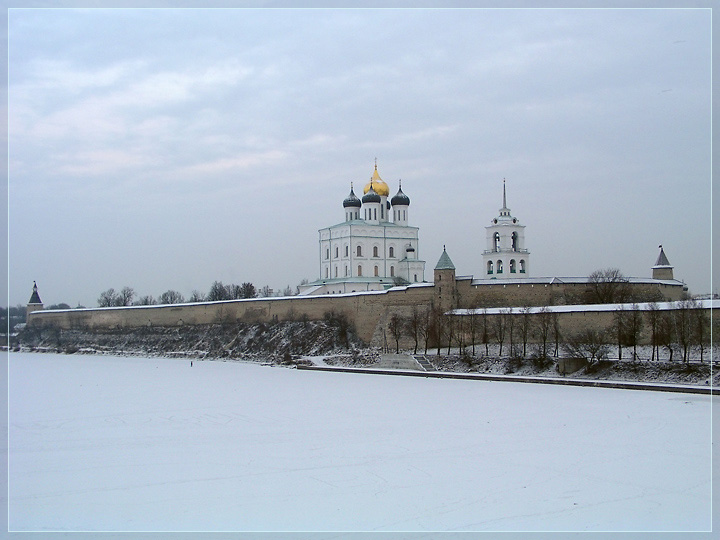 Псковский Кремль перед рассветом