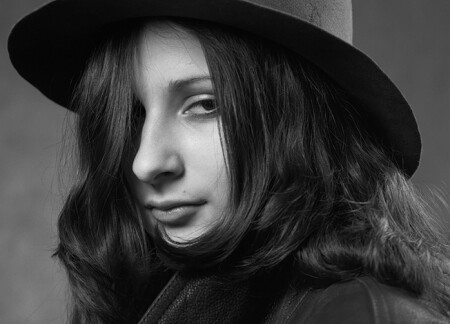 Старшеклассница...