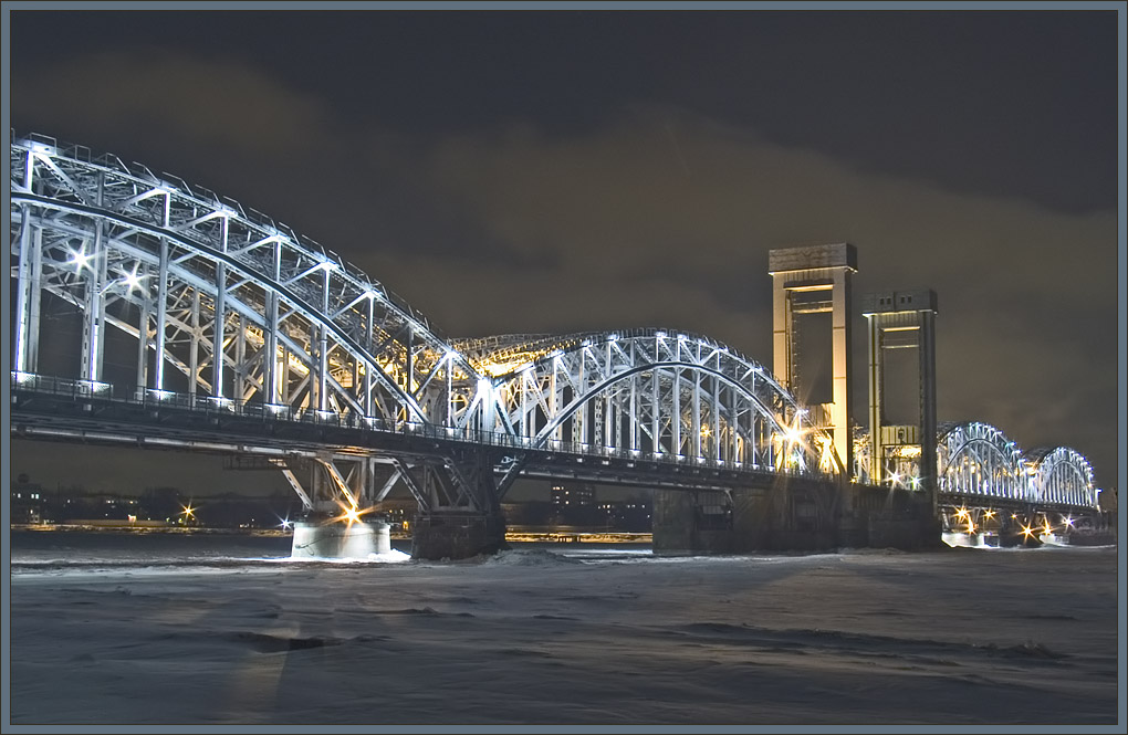 Железнодорожный мост через Неву 