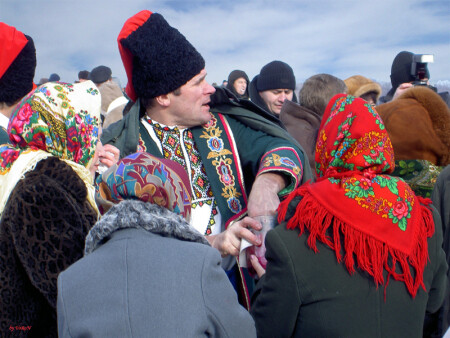 На Масляннице и хрен слаще... меда %-)