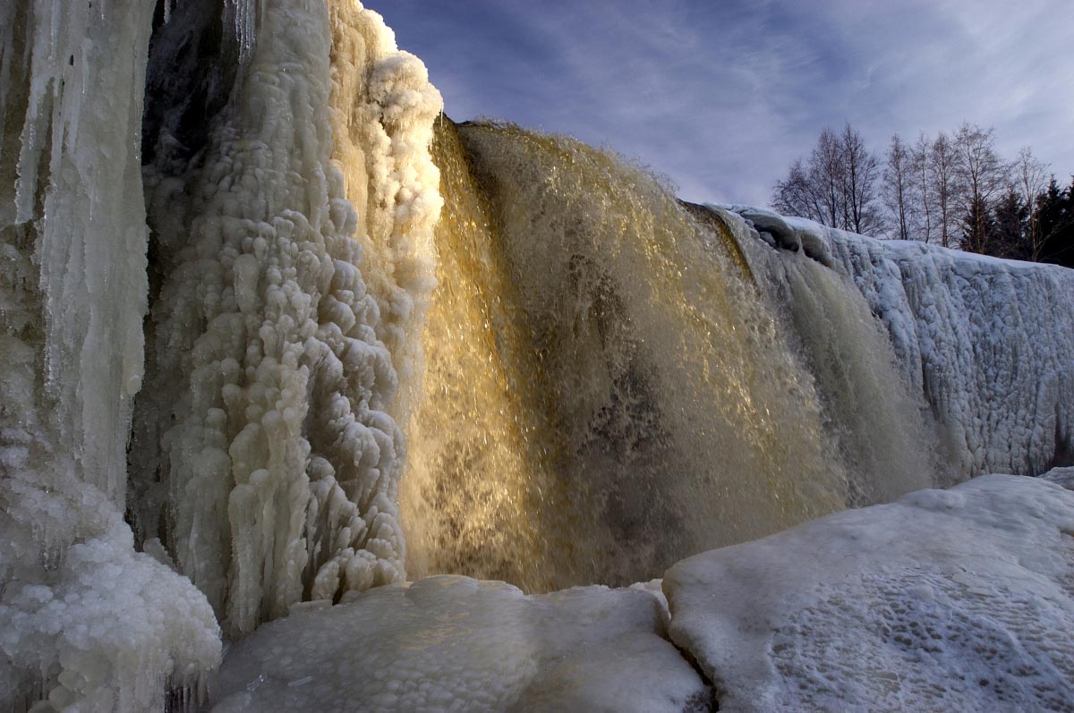 Водопад на закате 2