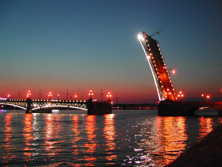 Троицкий мост в Белую ночь.