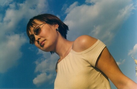 Девушка и облака