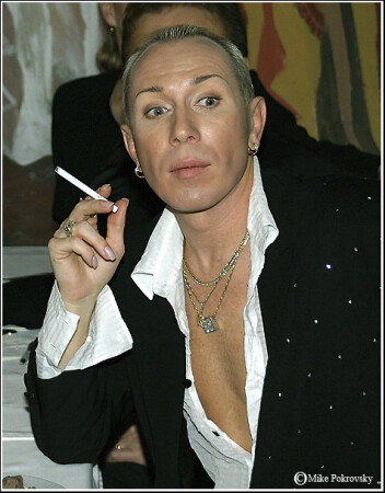 И внимательный зритель...