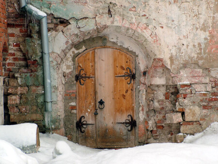 Просто дверь