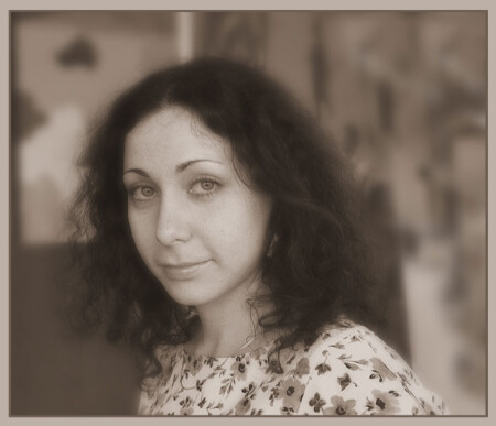 Неизвестная :)