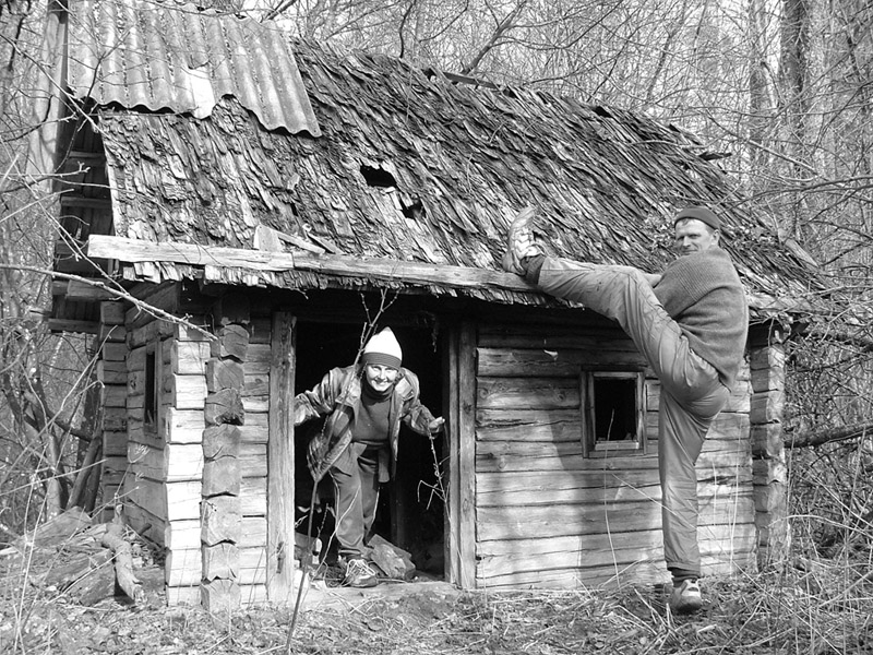А банька была чуть выше человека