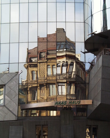 Полдень. Вена.