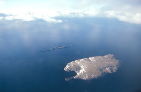 В Арктическом небе.