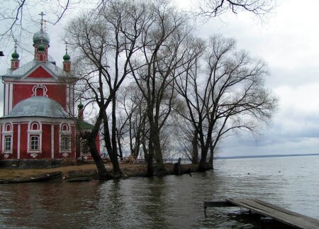 на берегу Плещеева озера
