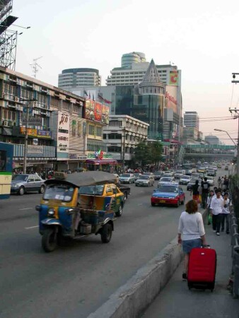 По Бангкоку