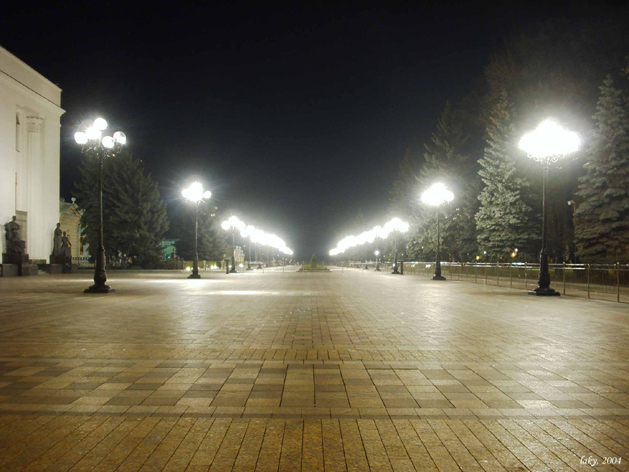 Ночная аллея