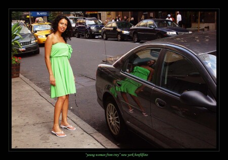"МОЛОДАЯ ЖЕНЩИНА В ЗЕЛЕНОМ"NEW YORK