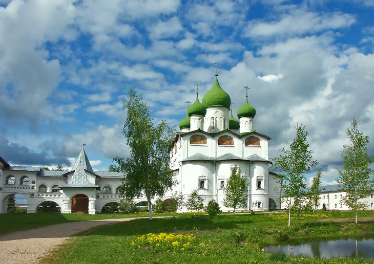 Никольский собор Вяжищьского монастыря.