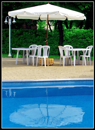 Возле бассейна