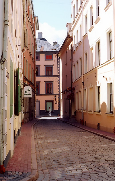 Улица старого города. 3