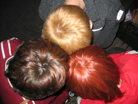 Девушки бывают разные: чёрные, белые, красные!