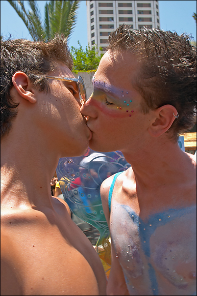 Kiss