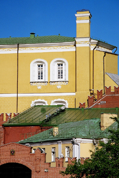 Красный, желтый, зеленый + белый и синий